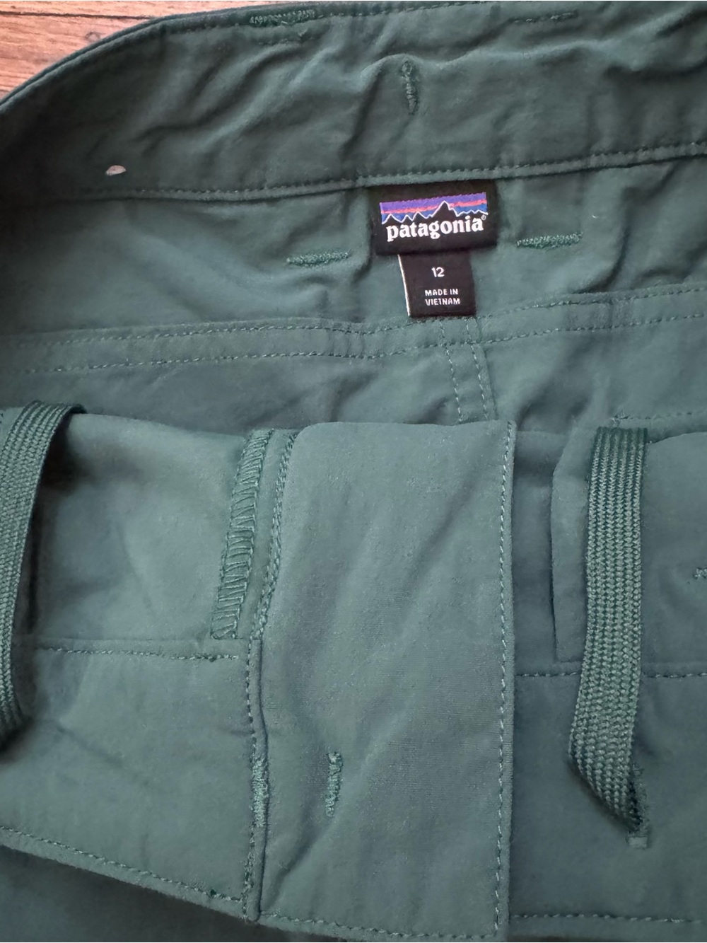 Patagonia Quandary 5” Shorts in Conifer Green 12 EUC - Picture 4 of 6